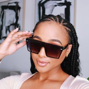 Black oversized square sunglasses